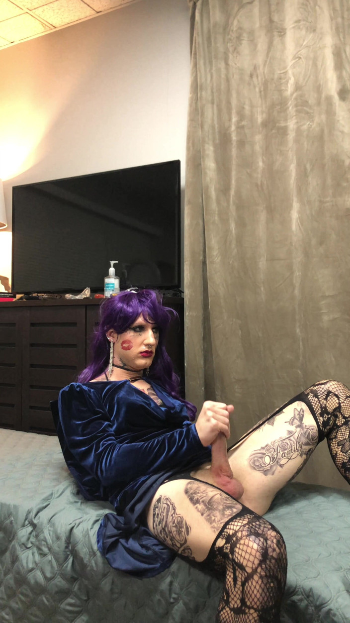 Sissy Bailey Wilde: Extremely Hot Tatted Sissy Masturbation