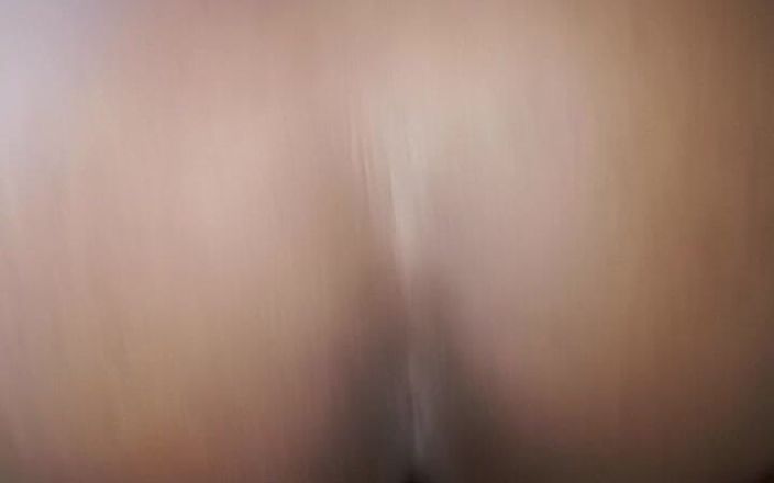Babygood: Afrika vreemdgaande vrouw berijdt grote zwarte lul van achteren