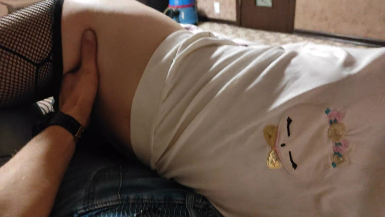 Taboo Room: 義理の妹リトル・アスと不道徳な関係