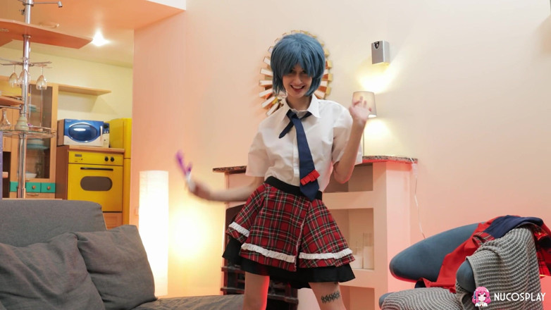 Nu Cosplay: Awek berambut biru Sasha Paige suka mengongkek pepek kecilnya yang...