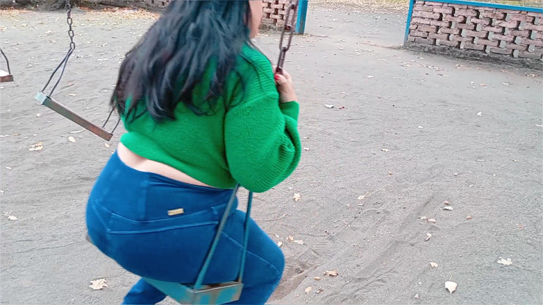 BBW Kelly Mom: ¿Puedes ayudarme a balancear, bebé? Empujame más duro por detrás