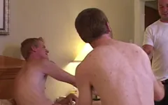 Fudendo cena de buraco pingando 4 orgia gay entre estranhos compartilhando gozadas