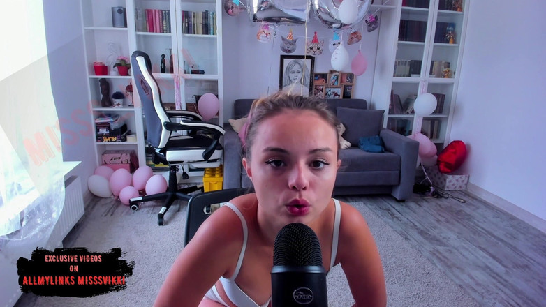 misss_vikki: ASMRカレッジガール