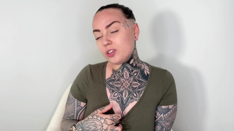 Miss Valentina: 배다른오빠 Sis JOI 2