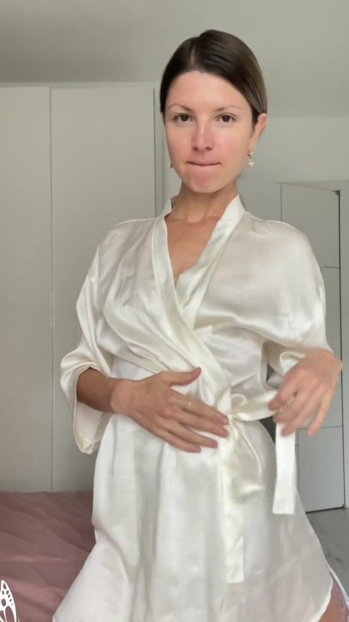 Gina Gerson: Masturbare solo de dimineață