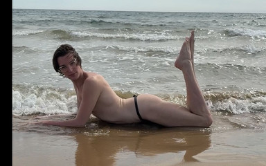 Dreamboy_506: Femboy tatilde havuzda ve teknede yüzerken büyük boşalma