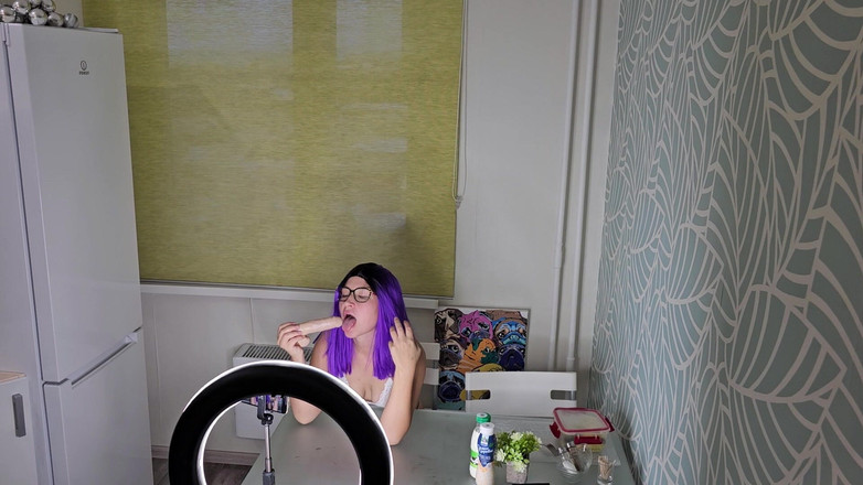 Stacy_via: Takto se dělá skutečné domácí porno. Nedbalé kouření