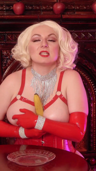 Latexová MILFka pokyny k honění JOI