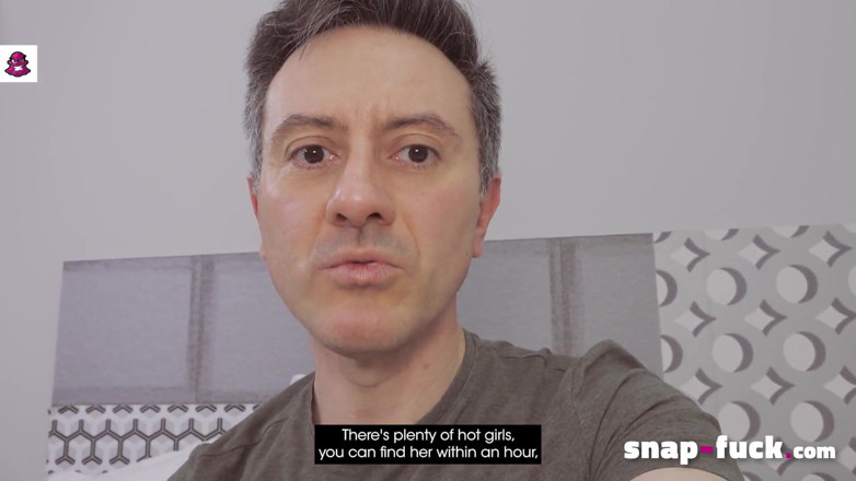Snap Fuck: Perfecte Franse roomservice: meid ruimt zijn kamer en lul op! (Franse...