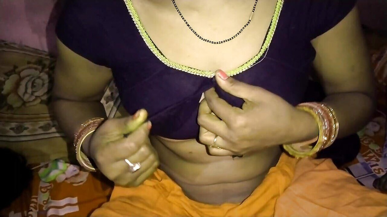 Shyam bharosh: Amcık elinde ve burnuna boşalıyor