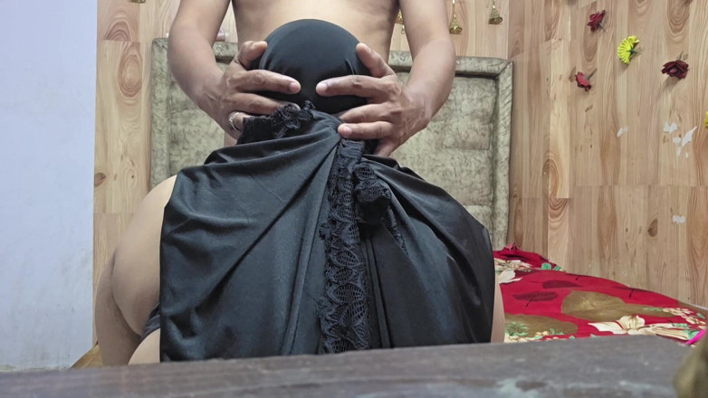 Indian Jonny S: Mi hermanastra toma mi orina y luego tuvo sexo conmigo -...