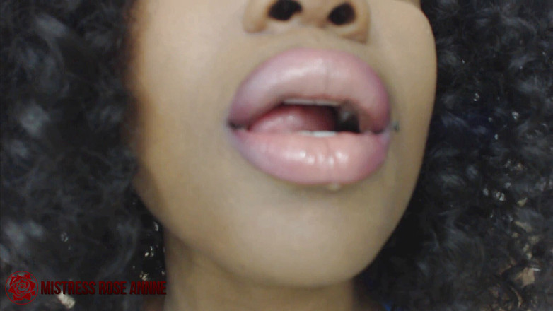 Insomnia Domina: 迷人的嘴唇，甜美的花蜜