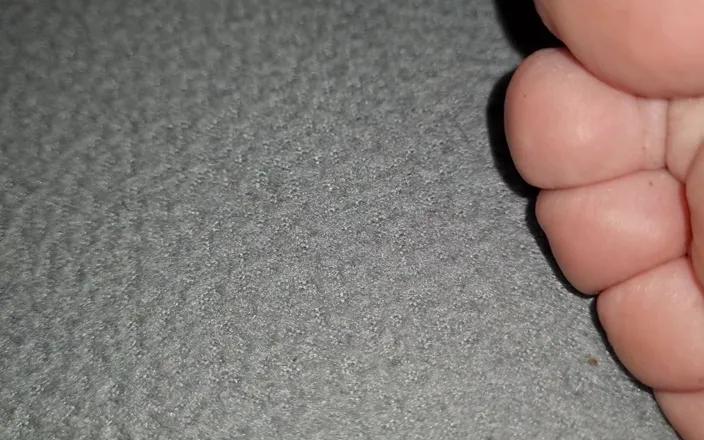 Alter: Close up foot fetish