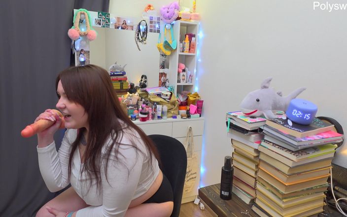 Polly Sweet: Aku lagi muasin seorang pria yang nggak ada dalam bingkai