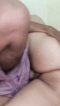 Devar împarte patul cu indianca bhabhi sexy a mers prost, s-a încheiat cu sex