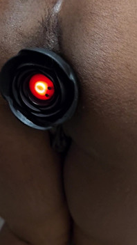 Mi plug trasero luminoso!