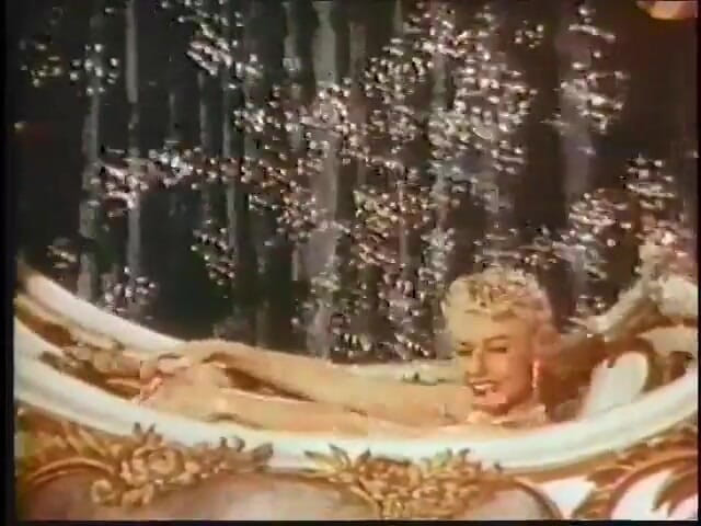 Old Good Porn: Zobacz, jak niektóre gorące retro dziewczyny tańczą i zdejmują ubrania