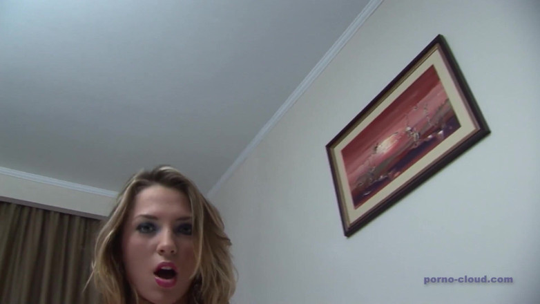 Porno Cloud: Masturbare cu vibrator Ann