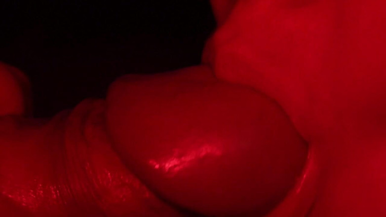 Leo15398: Zuigen als in een rood licht disctrict