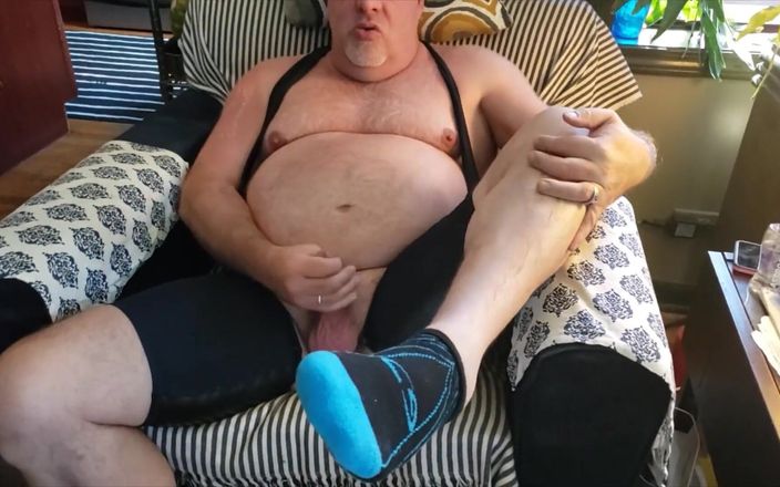 beardaddychub: भालू अकेले में हिलाता है