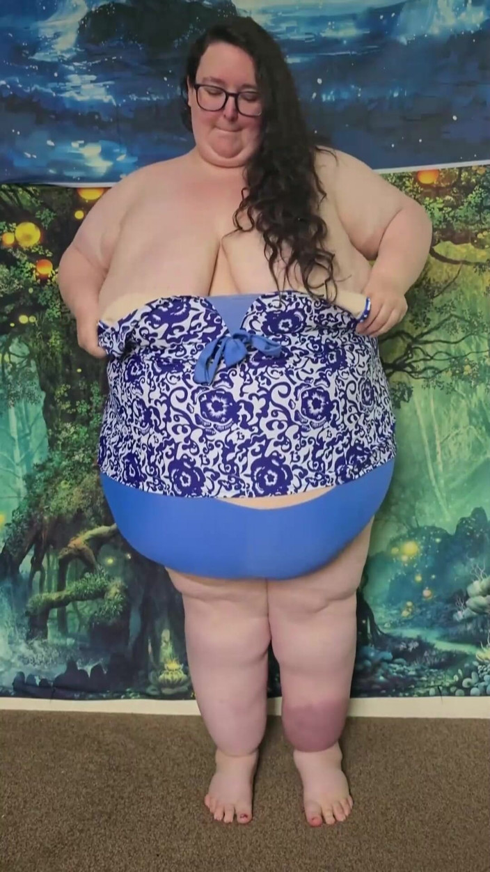 SSBBWLadyBrads: SSBBW Giant Fat Body Swim Suit with Help