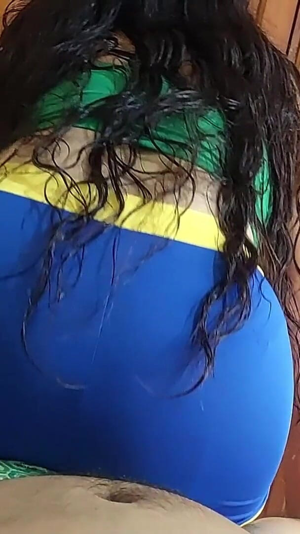 Tender Little Devil: Fana echipei naționale de fotbal a Braziliei a sărbătorit victoria...