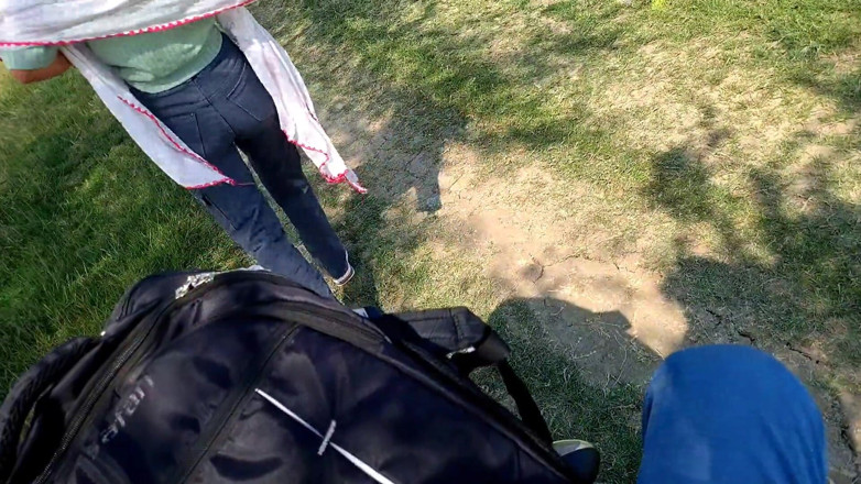 AKXpro: Kawan Didi menghisap zakarnya di padang, dikongkek mulut teman wanita,...
