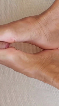 Amatorska Blondynka Żona Lubi Footjob