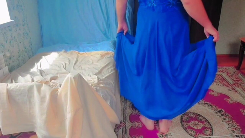 Kitty_Cross: Ледібой дрочить без рук, великий потік навантаження сперми