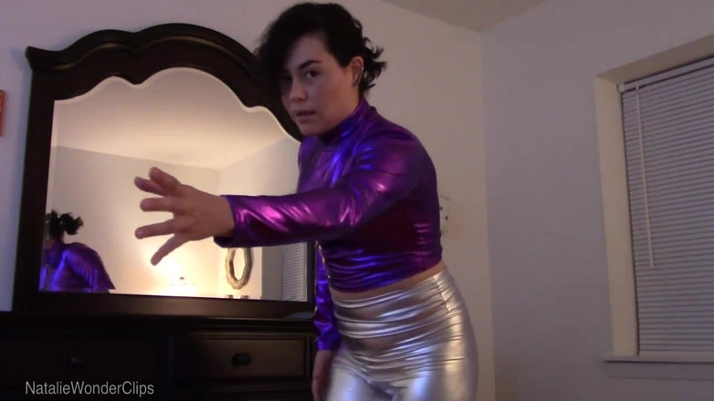 Natalie Wonder: Fembot difettoso