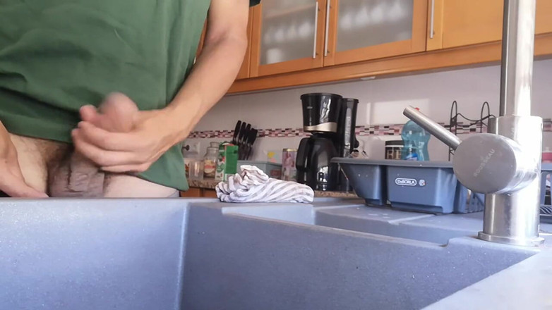 Rafael Torreano: 부엌 싱크대에 사정하는 걸 좋아하는 남자