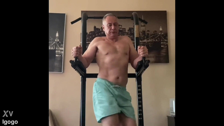 Alex Art: Hombre solo