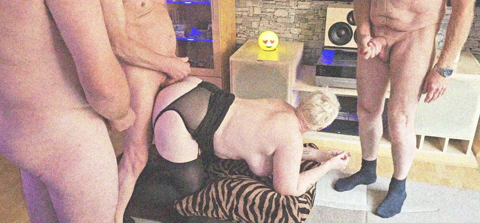 UserBitch1: 3 Cozi pentru Târfă