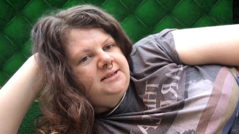 Ari Kajira: Domme zet je straf bbw