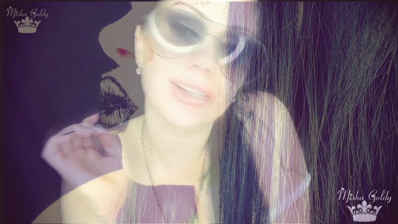 Goddess Misha Goldy: Labbra lucide e grandi tette mente scopano con joi e...