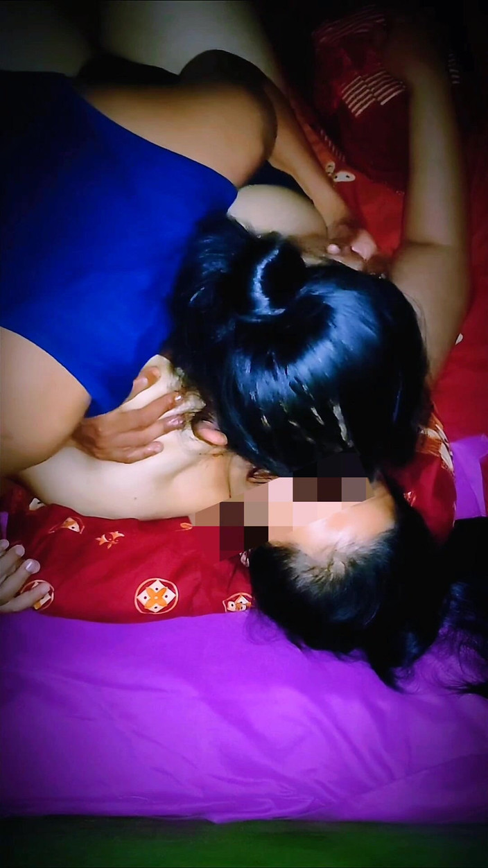 Maye_istrihot: Het is zo fijn om met je tepels te kunnen...