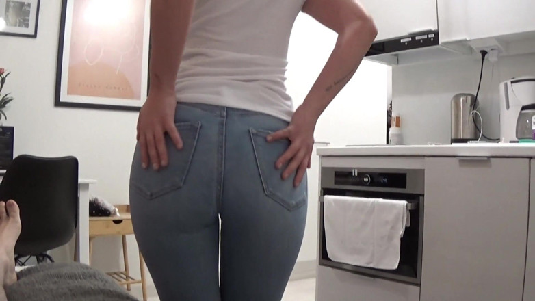 Amateur Homemade Porn: 大屁股土耳其继母被她的继子性交