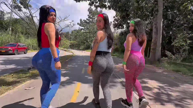 Jenifer Play: Счастливый Отчим Занимается Сексом Со Своими Тремя Падчерицами