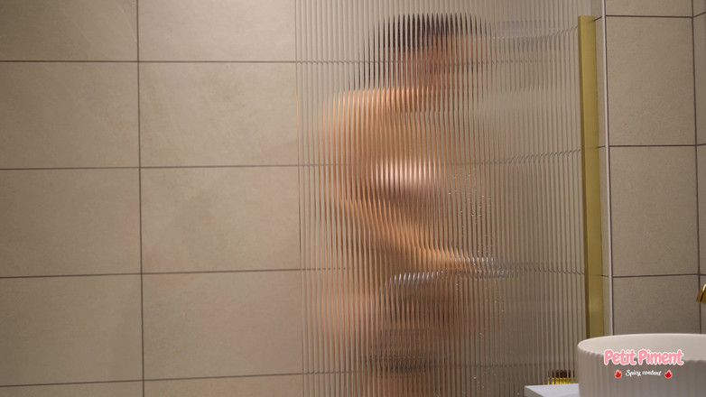 Petitpiment: Přidej se ke mně ve sprše