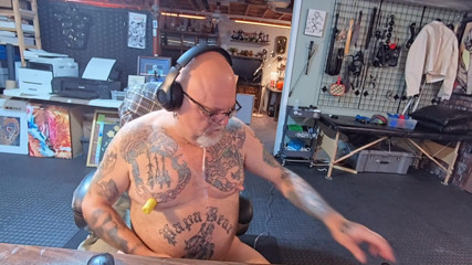 City hog: Rover is total pumped up nips cock