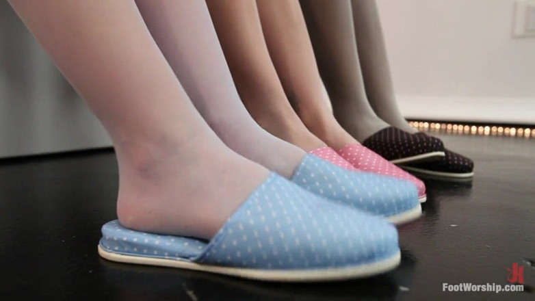 Foot Worship by Kink: Kirsten e a Footsie Kats