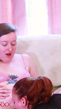 Victoria dělá Ruby sperma znovu a znovu a znovu