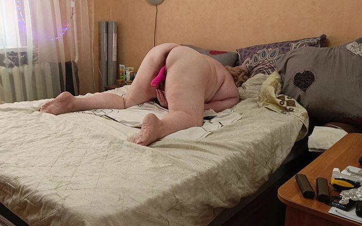 Zona901: Stiefmutter mit dickem arsch masturbiert ihre haarige muschi