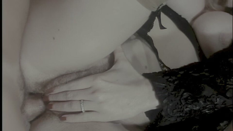 pornitaliangraffiti: 80년대와 90년대의 모든 디바들이 독특한 오르지에 모였습니다