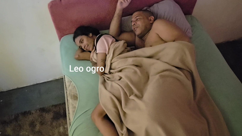 LeoOgro: Il patrigno e la figliastra hanno condiviso il letto e...