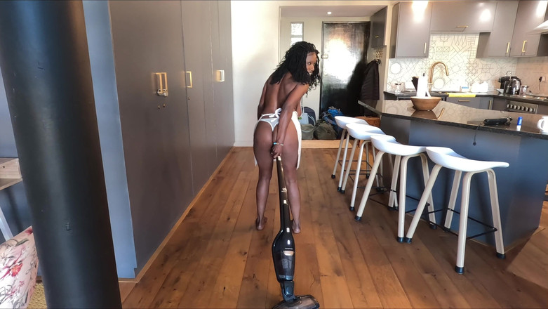 Black Swan: Fartuch romans - seksowna milf dostaje swoją cipkę degustację jak sernik