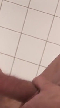 Berlin Skin twinks w fetysz jebanie w pokoju pod prysznicem