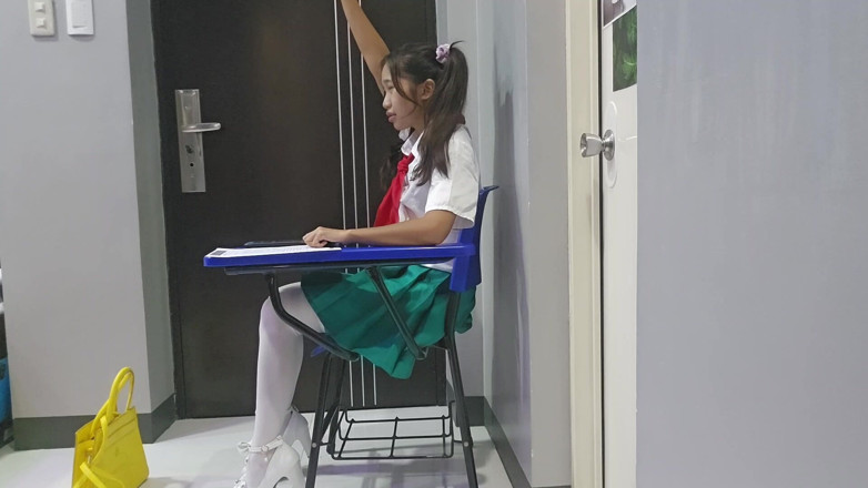 creamberryfairy: Zdesperowany student siusiu