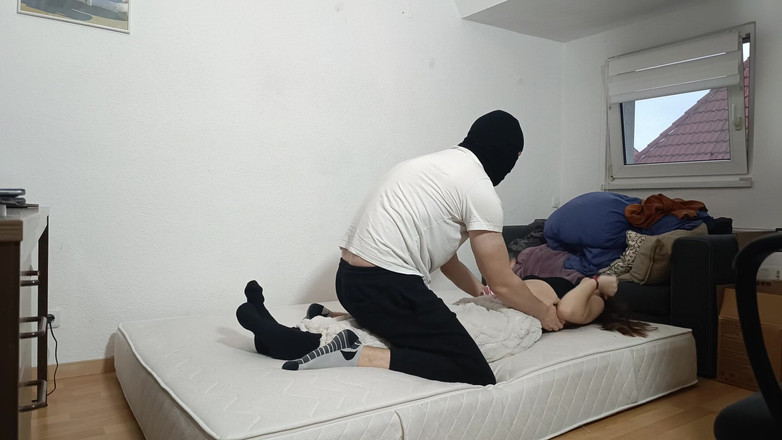 German ballsbusted: 痒痒摔跤比赛