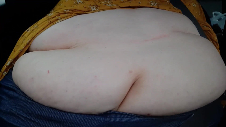 SSBBWLadyBrads: La mia pancia grassa in macchina